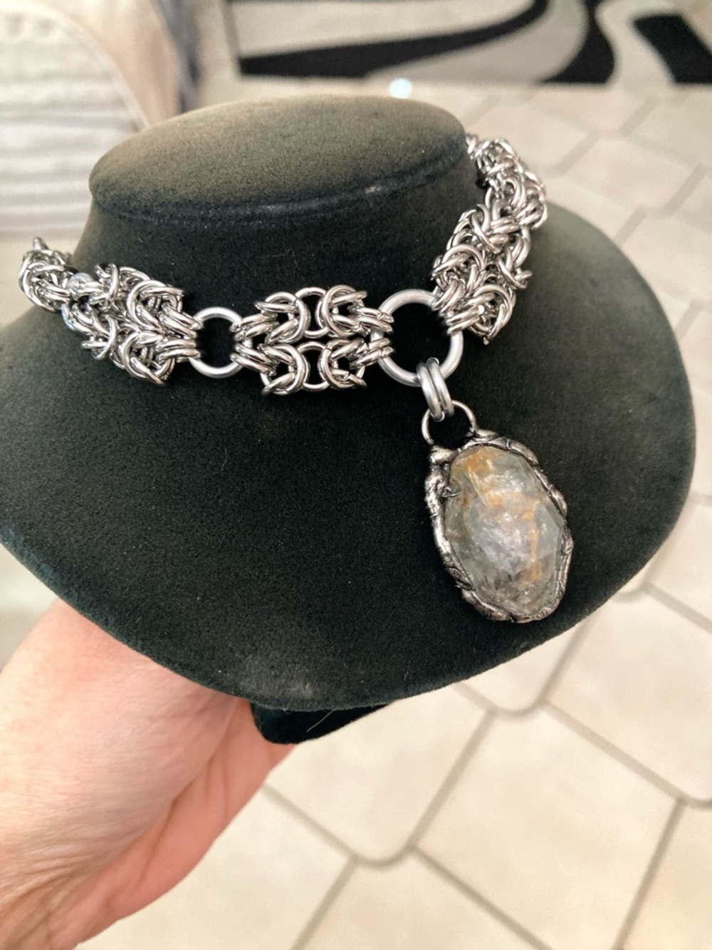 Raw Smoky herkimer diamond crystal on handmade maille stainless steel chain - Picture 4 of 14